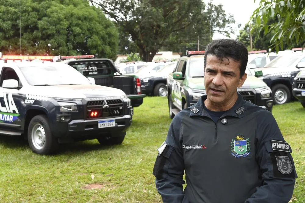 Coronel da PM, Marco Ant&ocirc;nio Arguelho, explica utiliza&ccedil;&atilde;o das viaturas
