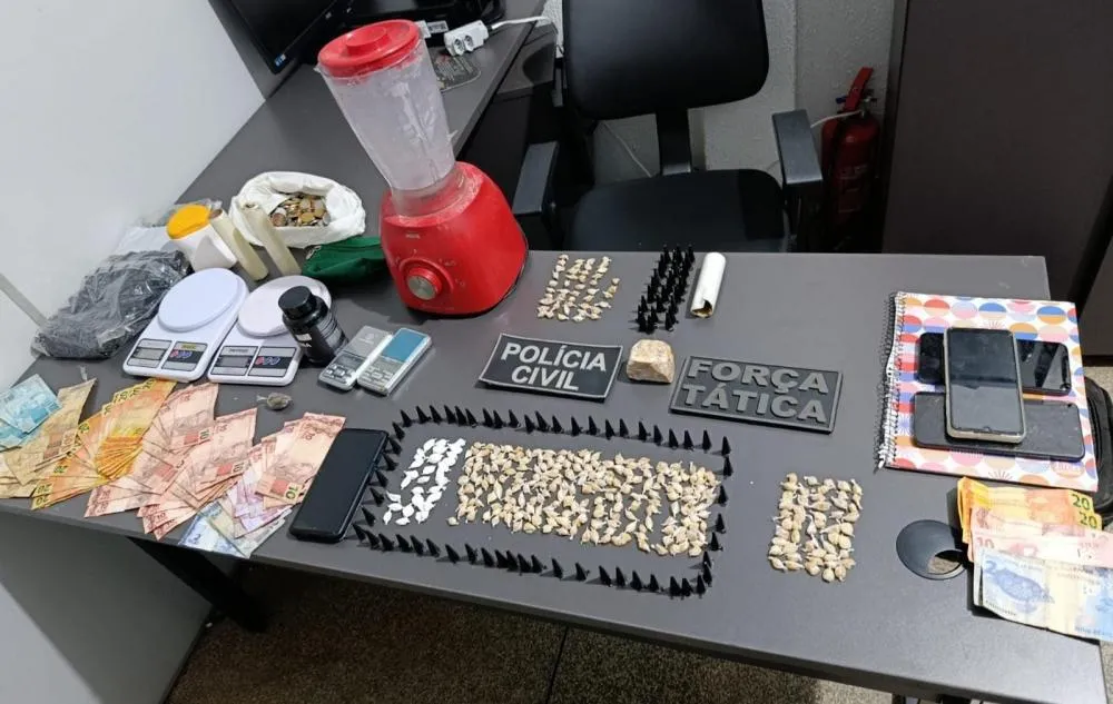 Ação conjunta da Polícia Civil e da Polícia Militar fechou três pontos de venda de drogas no Condomínio Ema em Três Lagoas (Foto - Divulgação/ Polícia Civil)