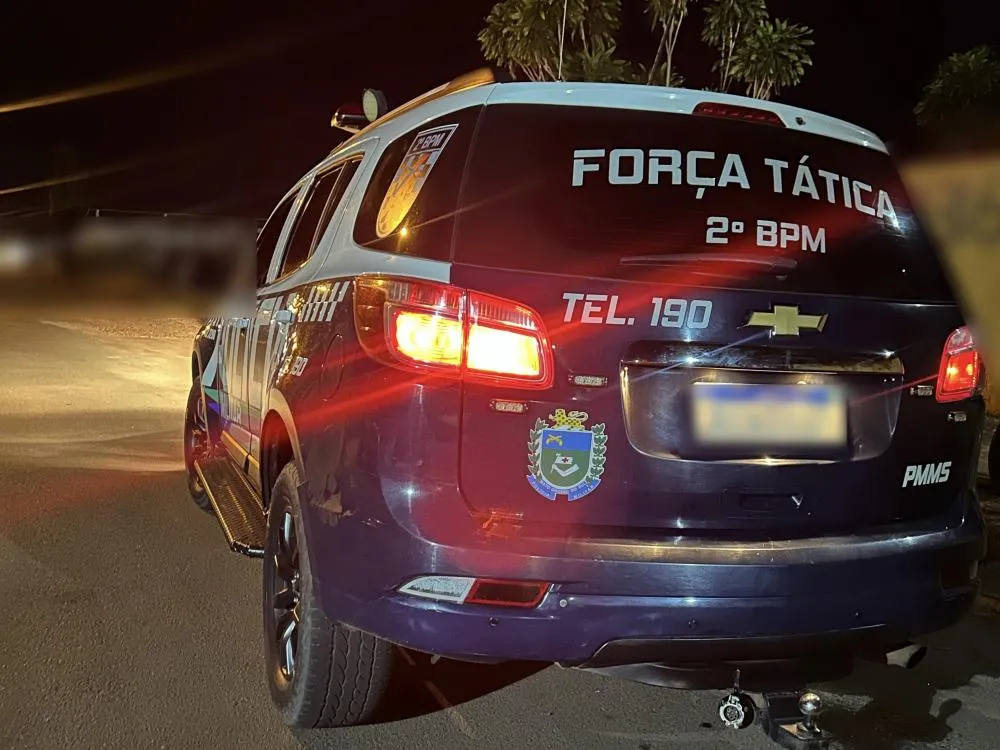 Força Tática do 2º BPM prendeu foragido da Justiça durante patrulhamento no bairro Vila Alegre, em Três Lagoas (Foto - Eliton Chaves / 24h News MS)