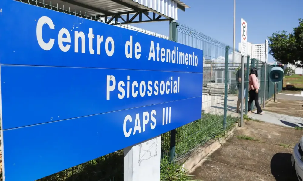 Placa indica Centro de Atenção Psicossocial no Distrito Federal (Foto - Jhonatan Cantarelle / Agência Saúde-DF)