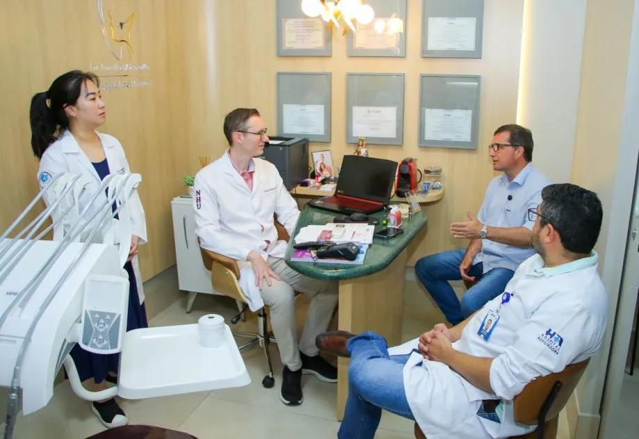 Prefeito Dr. Cassiano Maia acompanhou atendimento odontológico com sedação realizado em ambiente hospitalar (Foto - Prefeitura de Três Lagoas)