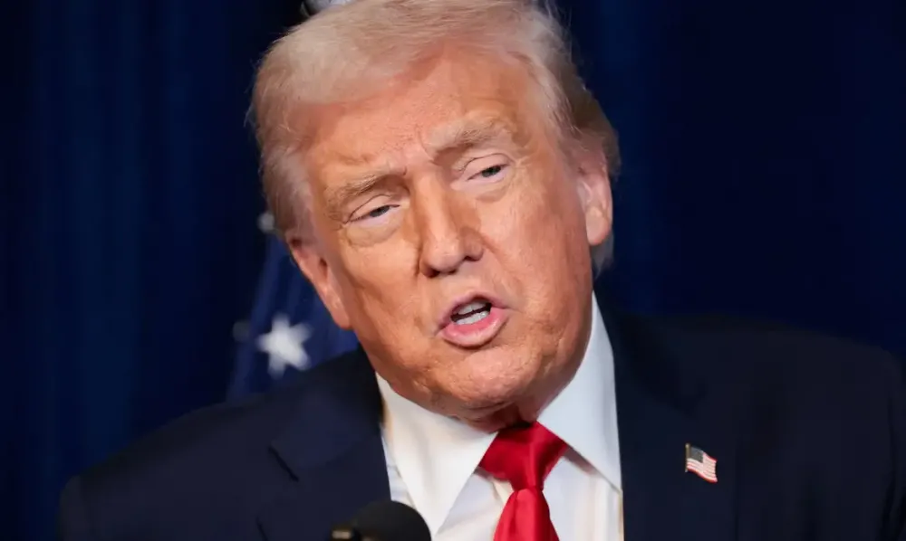 Casa Branca remove vídeo de Trump que comparava casal Obama a macacos