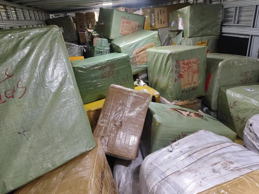 PRF apreendeu caminhões carregados com produtos estrangeiros sem comprovação fiscal durante fiscalizações em rodovias de MS (Foto - PRF)