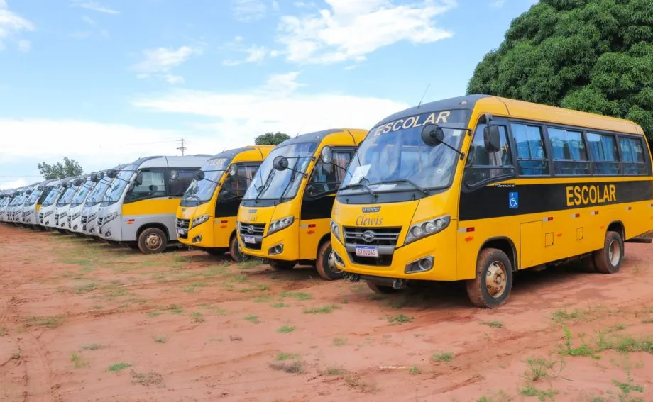 Nova frota de ônibus escolares foi apresentada para reforçar o transporte de estudantes da zona rural de Três Lagoas (Foto – Prefeitura de Três Lagoas)