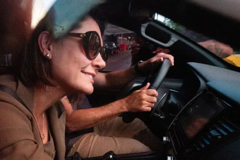 Michelle ironiza rebaixamento de escola com imagem de Lula em publicação nas redes