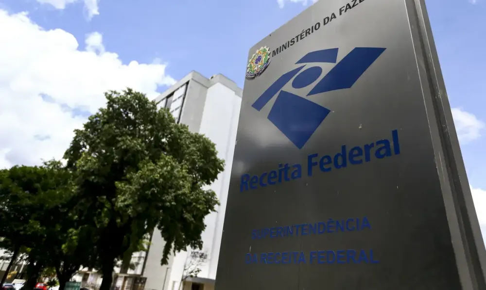 Receita Federal exonera auditor alvo de operação da Polícia Federal