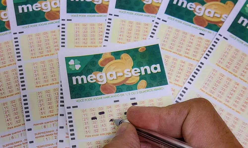 Mega Sena acumula e prêmio vai a R$ 105 milhões