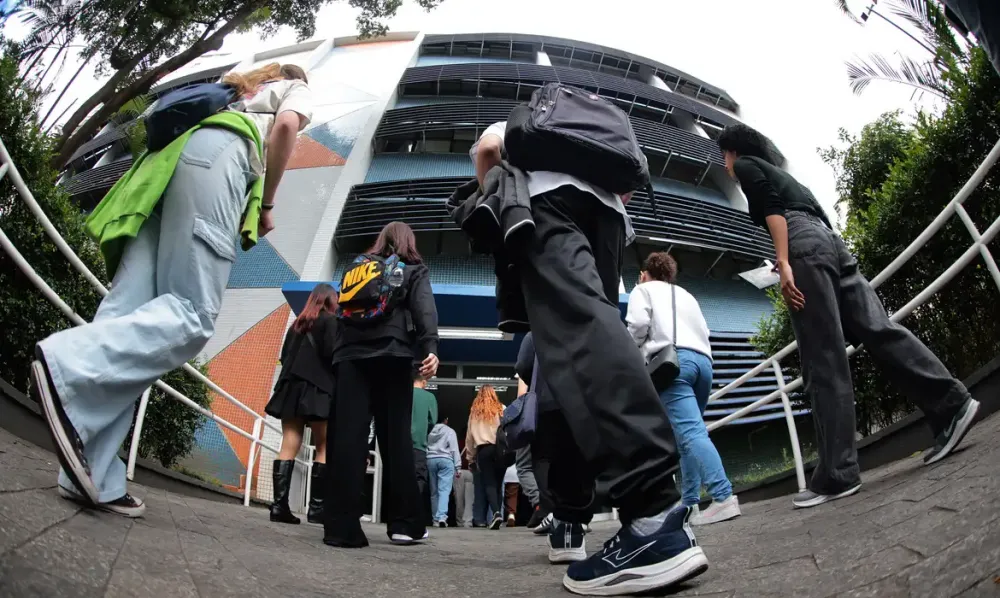 Pré-selecionados têm até 23h59 desta terça-feira para complementar cadastro no Fies 2026