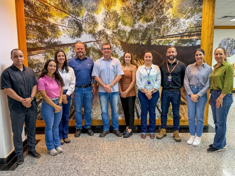 Prefeito Dr. Cassiano Maia realiza visita institucional à Suzano em Três Lagoas (Foto: divulgação / PMTL)