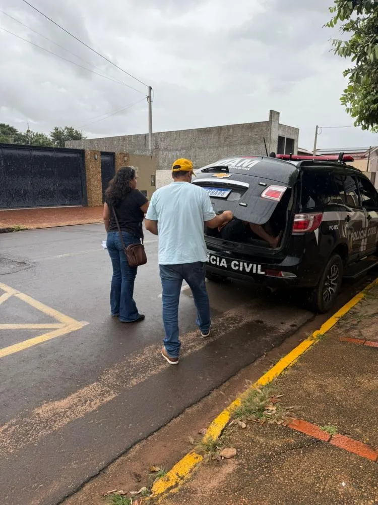 Suspeito de tentativa de feminicídio no assentamento Portal do Faia se apresenta na delegacia e tem prisão preventiva cumprida pela Polícia Civil em Três Lagoas (Foto: Divulgação / Polícia Civil)
