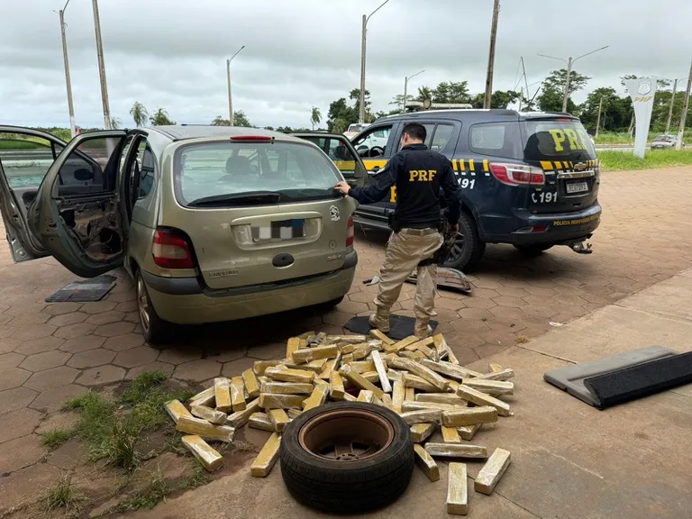 PRF apreende 79 quilos de maconha escondidos em carro durante fiscalização na BR-267 em Bataguassu (Foto: divulgação / PRF)