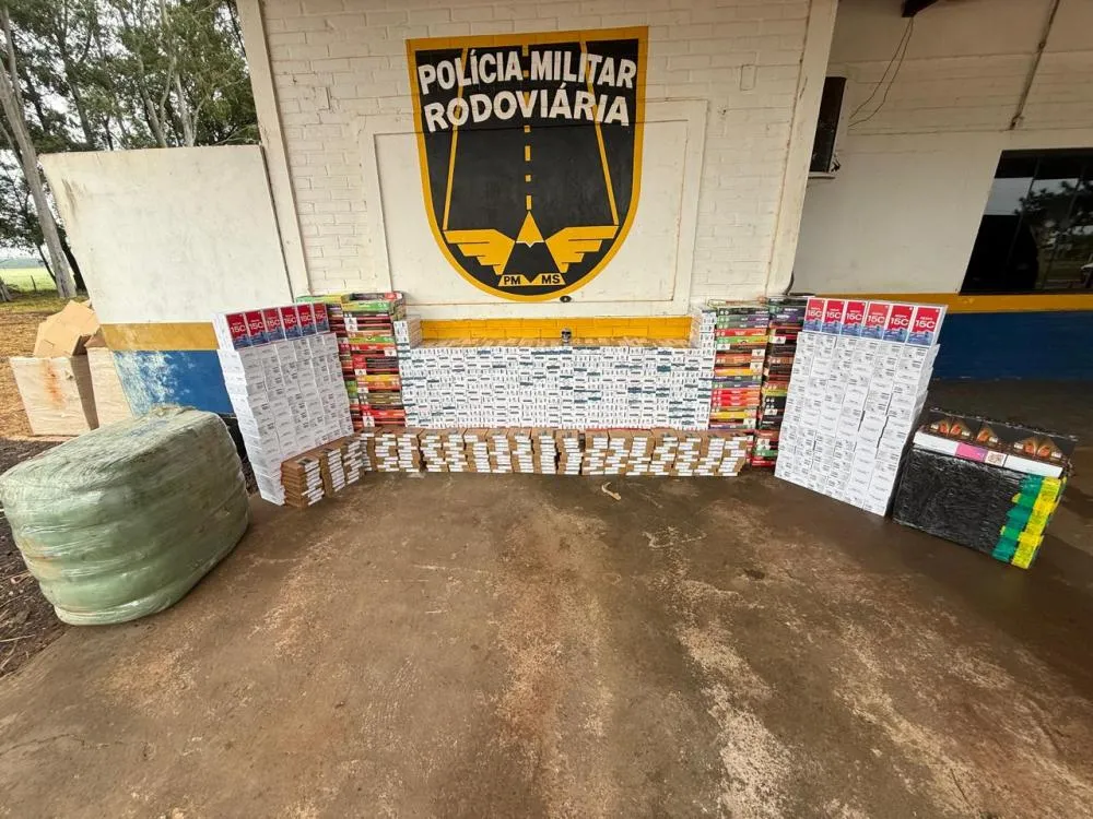 BPMRv apreende veículo carregado com mercadorias ilegais avaliadas em mais de R$ 322 mil na MS-164 em Ponta Porã (Foto: divulgação / BPMRv)