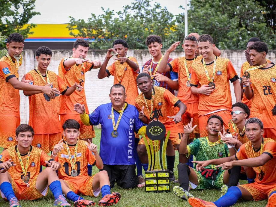 Equipe Sub-16 da Sejuvel conquista título da Copa dos Campeões em São José do Rio Preto (Foto: divulgação / PMTL)