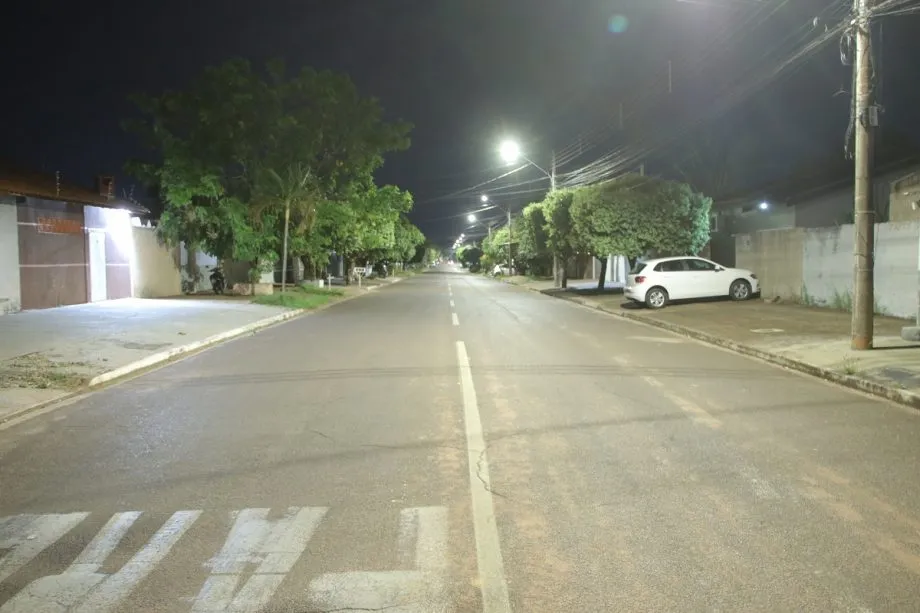 Três Lagoas avança na modernização da iluminação pública com instalação de luminárias LED smart (Foto: divulgação / PMTL)