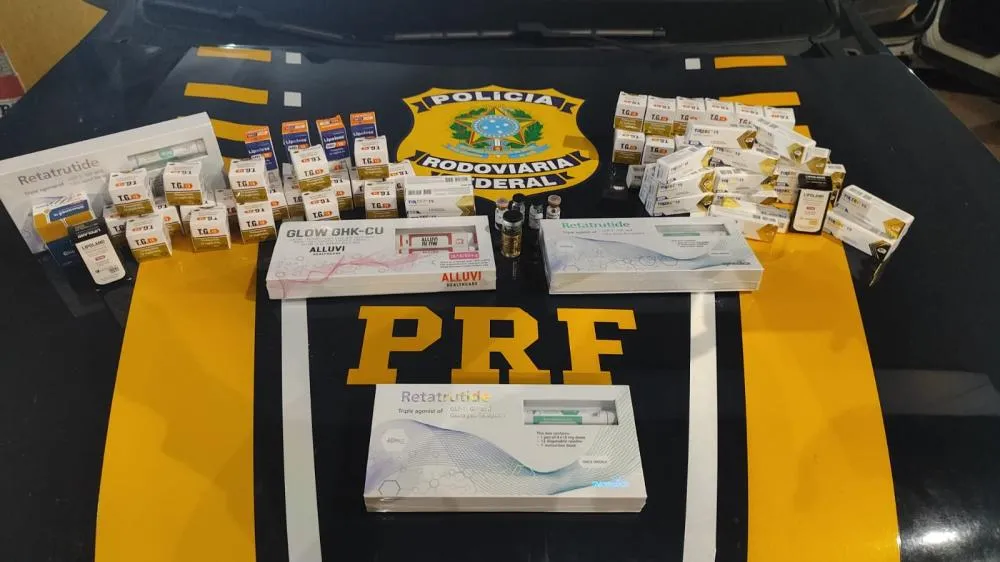 PRF apreendeu medicamentos escondidos em veículo durante fiscalização na BR-262 em Água Clara (Foto: divulgação / PRF).