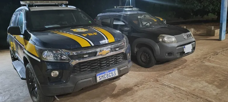 PRF recupera carro furtado com placa falsa durante fiscalização na BR-262 em Água Clara (Foto: divulgação / PRF)