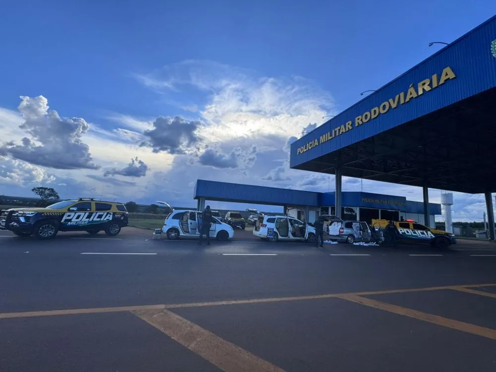 Polícia Militar Rodoviária apreende três veículos com contrabando na MS-395 em Brasilândia, incluindo carga de cigarros (Foto: divulgação / BPMRv)