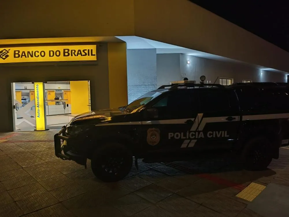 Criminosos tentam invadir banco pelo telhado, mas fogem sem levar nada em Brasilândia