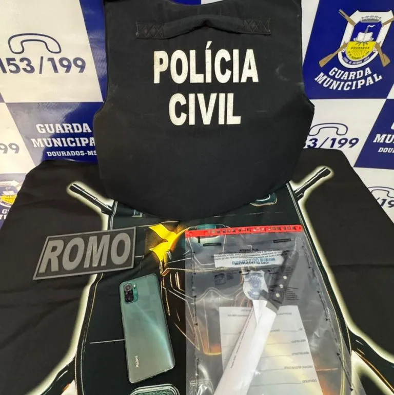 Suspeito de roubar motoristas de aplicativo com faca foi preso em ação conjunta da Polícia Civil e Guarda Municipal em Dourados (Foto: divulgação / Polícia Civil)