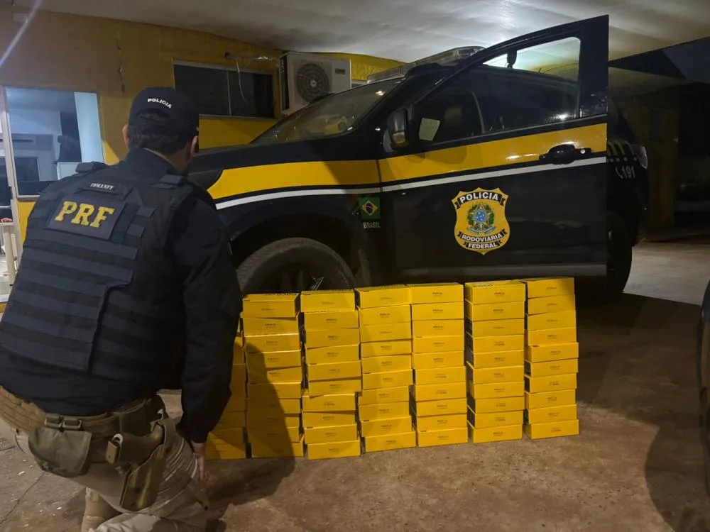 PRF apreende 70 celulares sem nota fiscal na BR-262, em Água Clara, que seriam levados para Três Lagoas
