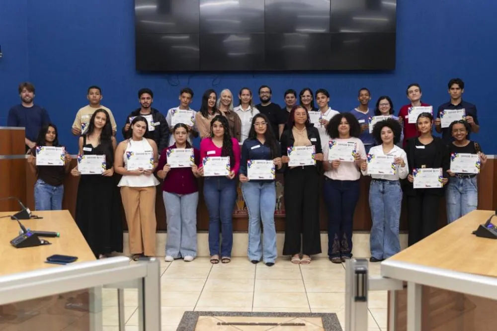 Jovens parlamentares de Três Lagoas participam de formação sobre Regimento Interno antes da posse