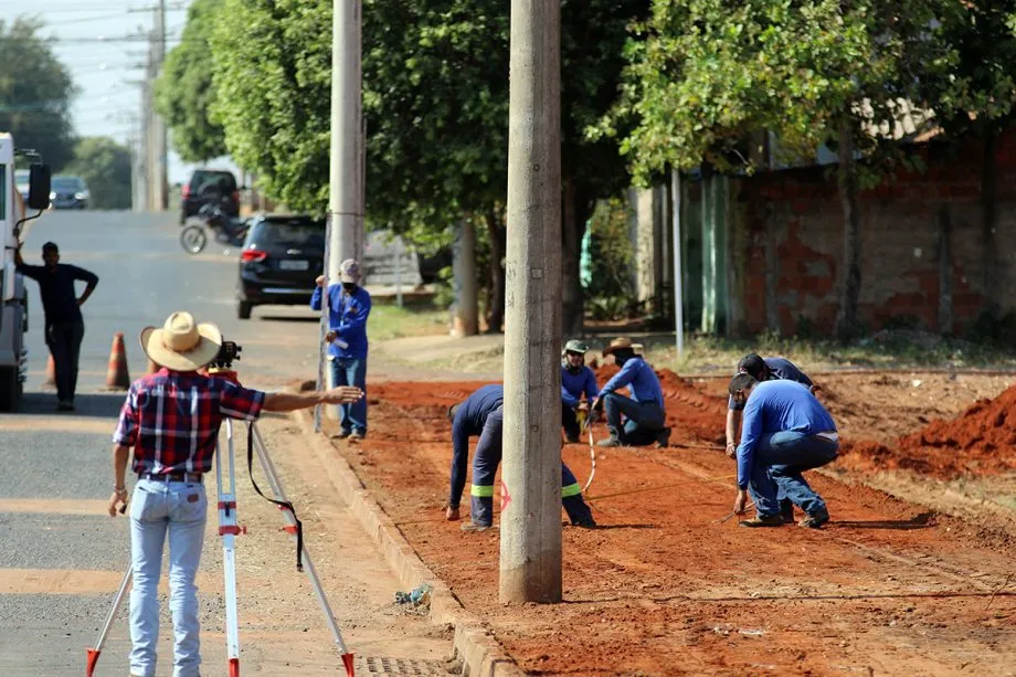 SEINTRA orienta moradores sobre adequações em calçadas após obras de pavimentação em Três Lagoas (Foto: divulgação / Prefeitura de Três Lagoas)