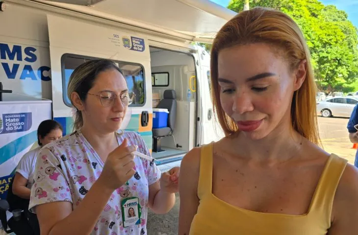 Mais de mil servidores do HRMS foram vacinados contra influenza durante ação do Abril Verde (Foto: divulgação / Governo do Estado)