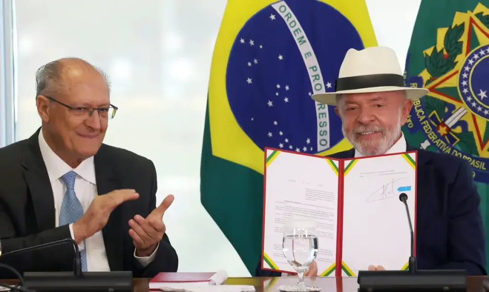 Lula assina decreto e oficializa acordo comercial entre Mercosul e União Europeia (Foto: divulgação / Agência Brasil)