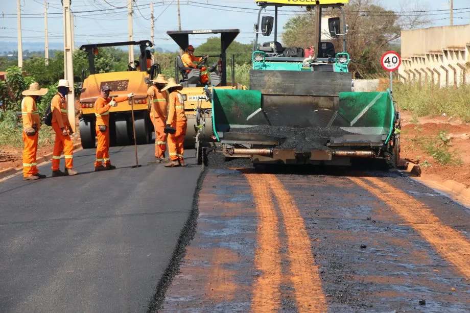 Prefeitura avança com pavimentação no Jardim das Primaveras em Três Lagoas