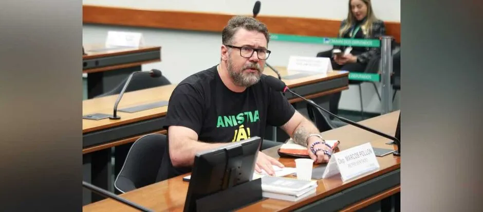 Pollon reage à suspensão e diz que punição tenta calar parlamentares que “não se dobram”