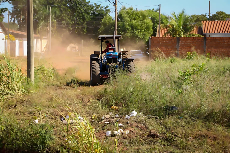 Prefeitura já multou 838 terrenos sujos em Três Lagoas e alerta para risco de queimadas urbanas