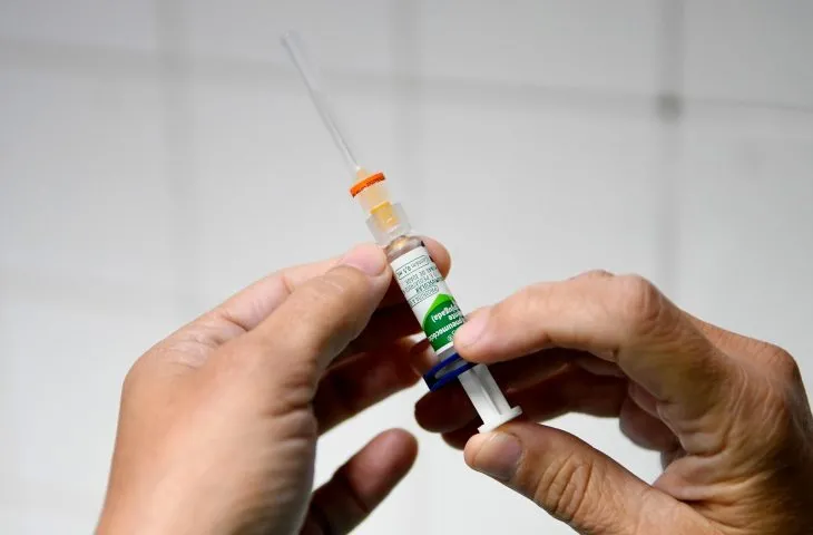 Nem toda dose pode ser usada, entenda como funcionam as perdas técnicas de vacinas no SUS