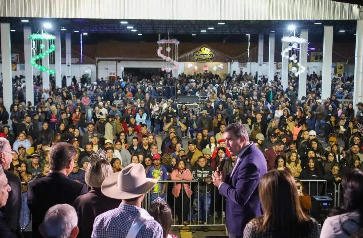 Governador Eduardo Riedel participou das comemorações pelos 46 anos de São Gabriel do Oeste (Foto: divulgação / Governo de MS)