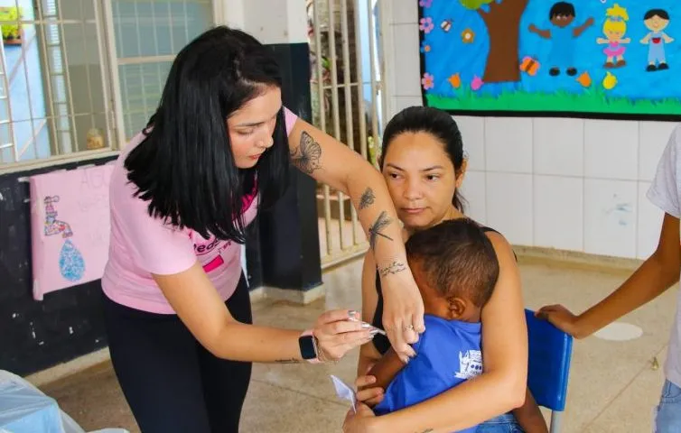 Campanha “Aluno Imunizado” segue nas escolas e CEIs de Três Lagoas com vacinação e atualização de cadernetas (Foto: divulgação / Prefeitura de Três Lagoas)