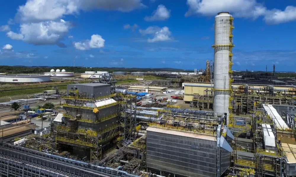 Refinarias da Petrobras operam acima de 100% da capacidade em meio à alta global dos combustíveis