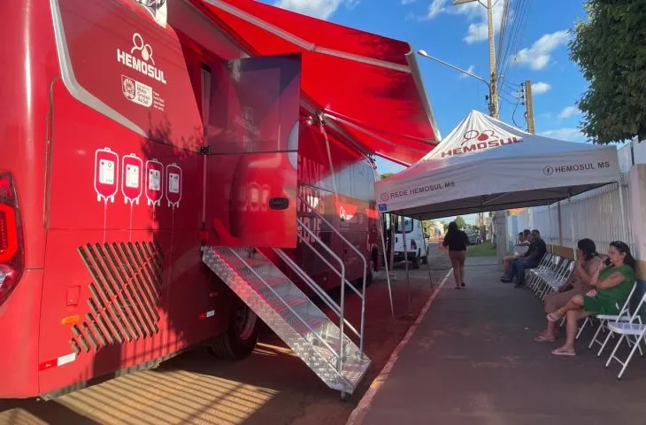 Ônibus do Hemosul reforça doações de sangue e cadastro de medula óssea em cidades de MS