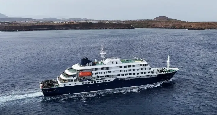 Navio com surto de hantavírus chega a Roterdã e tripulação entra em quarentena