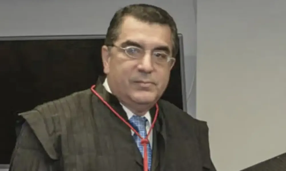 Corpo do desembargador federal Alcides Martins Ribeiro Filho foi encontrado na região da Vista Chinesa, no Rio de Janeiro (Foto: divulgação / TRF2-RJ)