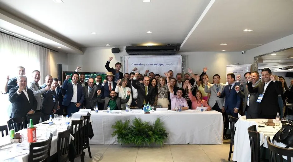 Senador Nelsinho Trad reuniu prefeitos de Mato Grosso do Sul durante a Marcha a Brasília em Defesa dos Municípios (Foto: Divulgação)