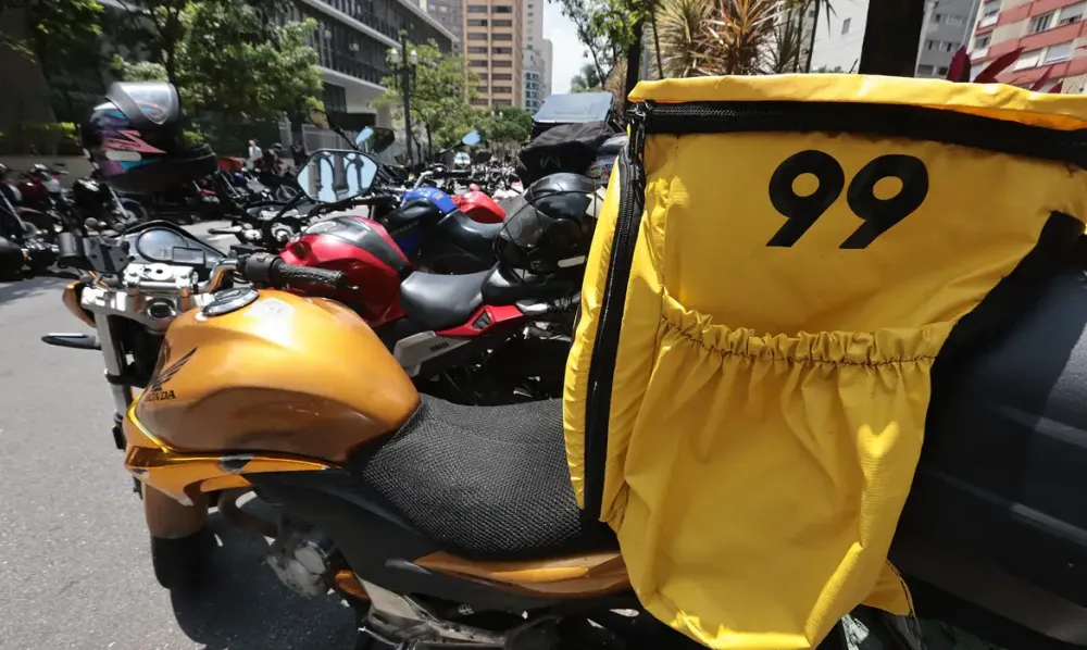 App 99 desenvolve tecnologia para monitorar motociclistas parceiros e reduzir acidentes