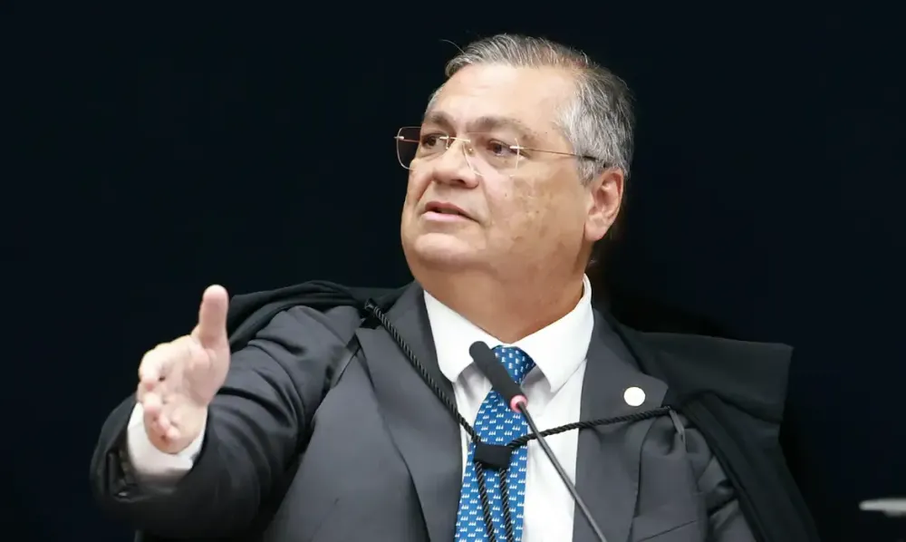 Ministro Flávio Dino negou pedido de soltura de Deolane Bezerra em investigação sobre lavagem de dinheiro ligada ao PCC (Foto: Luiz Silveira / STF)