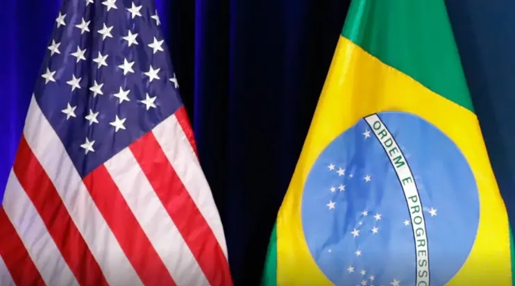 Governo brasileiro busca acordo com os Estados Unidos para evitar a aplicação de tarifa adicional de 25% sobre produtos exportados ao mercado americano. (Foto: Alan Santos/PR)