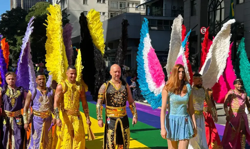Multidão ocupou a Avenida Paulista durante a 30ª edição da Parada do Orgulho LGBT+, realizada neste domingo (07/06), em São Paulo. (Foto: Elaine Cruz/Agência Brasil)