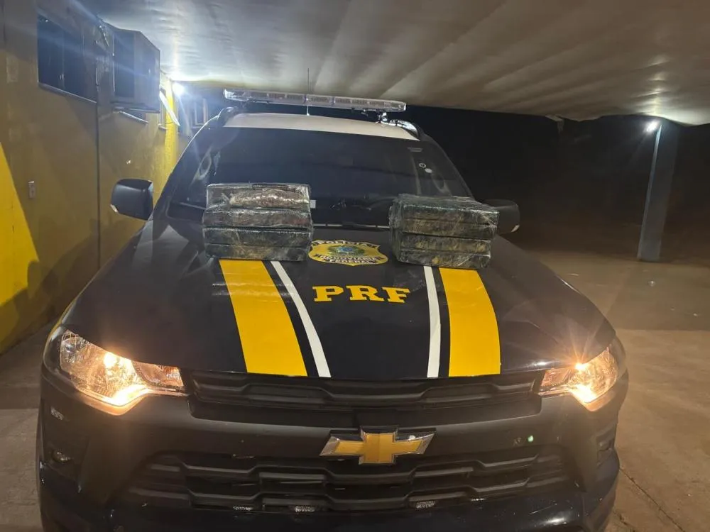 Nervosismo entrega passageira, PRF apreende quase 23 kg de maconha e haxixe em ônibus na BR-262 em Água Clara