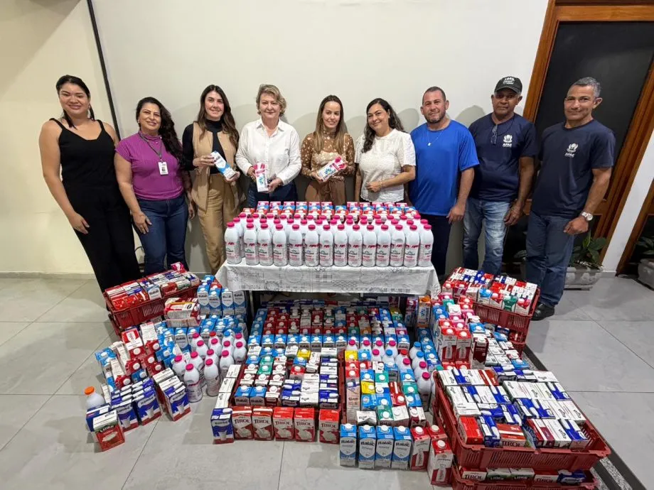 APAE de Três Lagoas recebe doação de 600 litros de leite arrecadados por estudantes de Medicina da UFMS