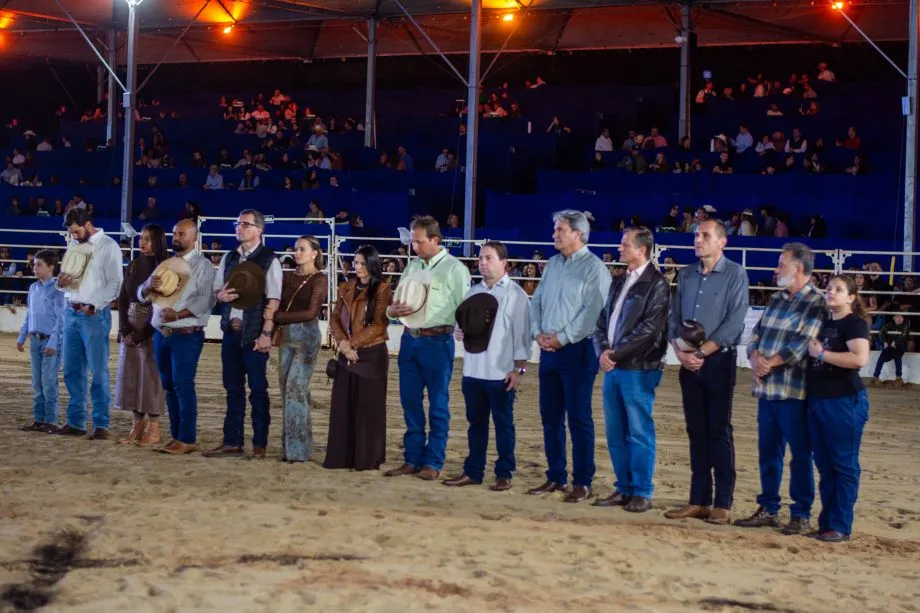 Zé Neto & Cristiano comandaram a primeira noite da Expotrês 2026, que também marcou a abertura oficial do rodeio em Três Lagoas. (Foto: Divulgação)