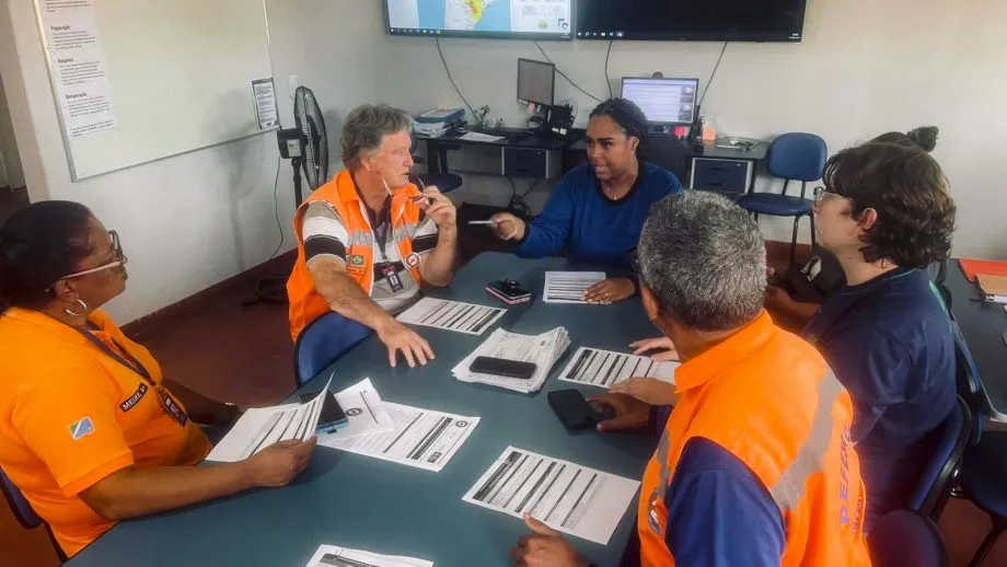 Equipes da Defesa Civil participaram de reunião de alinhamento operacional para definir estratégias de atuação durante a Expotrês 2026. (Foto: Divulgação)