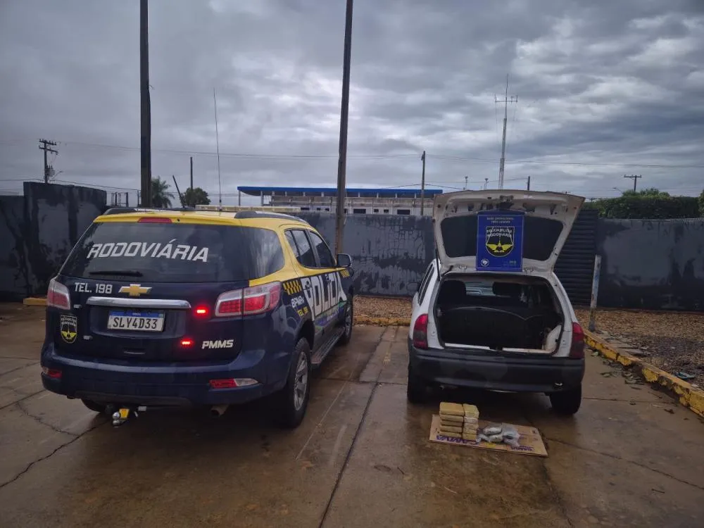 BPMRv apreende drogas avaliadas em R$ 316 mil e prende homem e mulher na BR-158, em Três Lagoas (Foto: Divulgação/BPMRv)