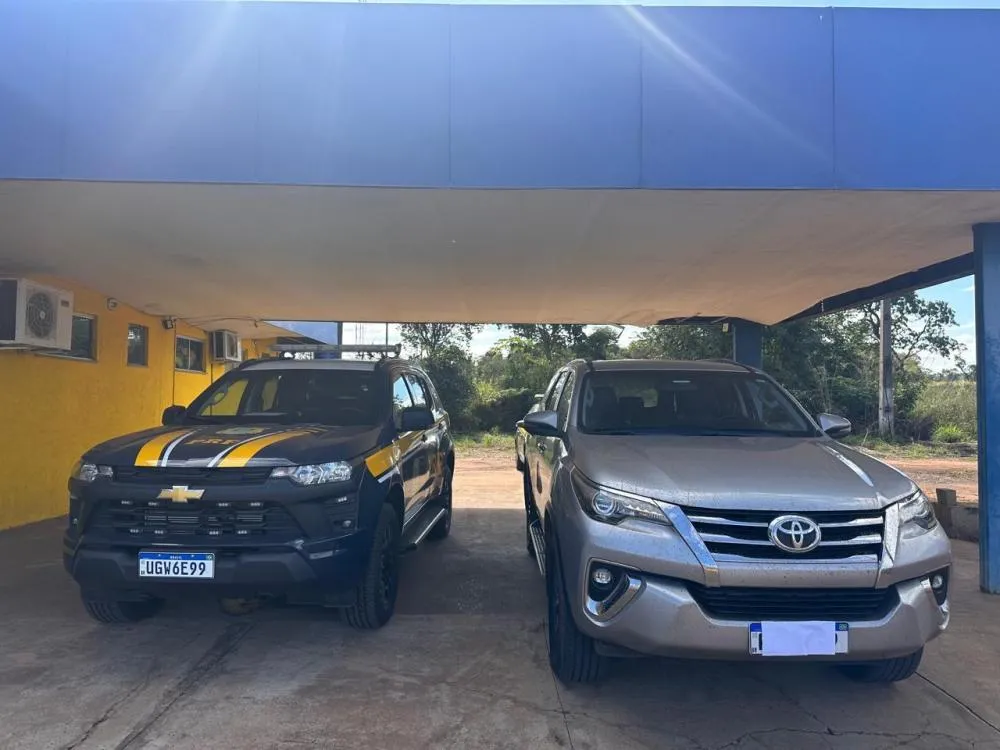 PRF recupera caminhonete furtada durante fiscalização na BR-262 em Água Clara