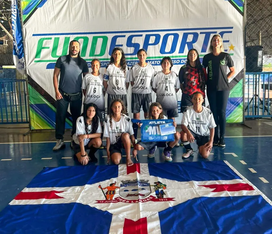 Equipe de futsal feminino da Escola Luloca conquistou o 3º lugar nos Jogos Escolares da Juventude de Mato Grosso do Sul, em Campo Grande. (Foto: Divulgação/Prefeitura de Três Lagoas)